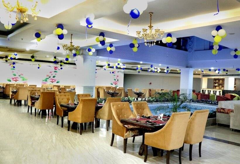 هتل Royal Park Resorts, Zirakpur, Pb