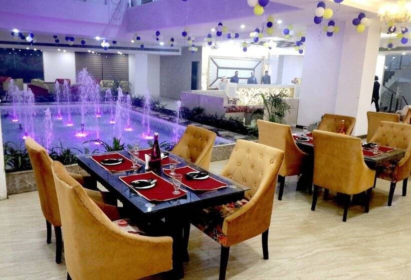 هتل Royal Park Resorts, Zirakpur, Pb