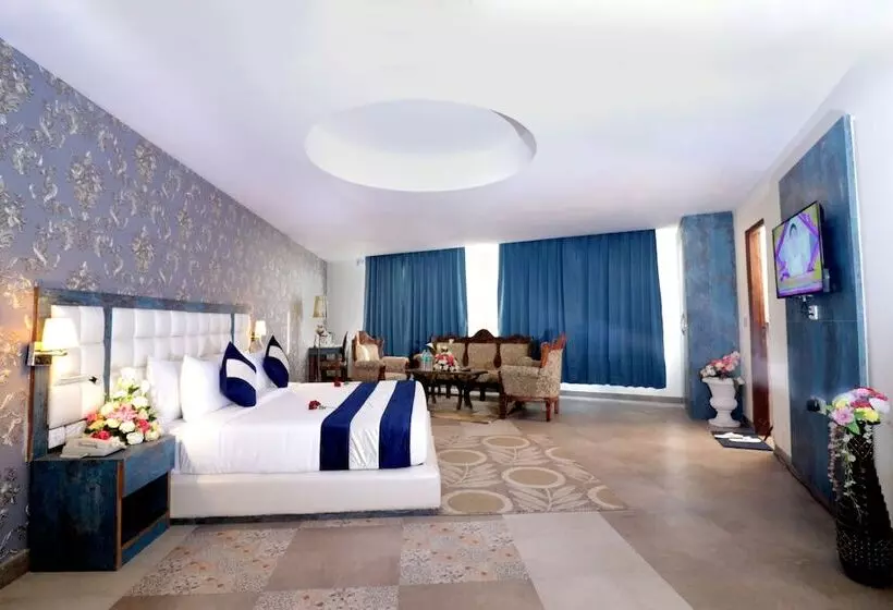 هتل Royal Park Resorts, Zirakpur, Pb