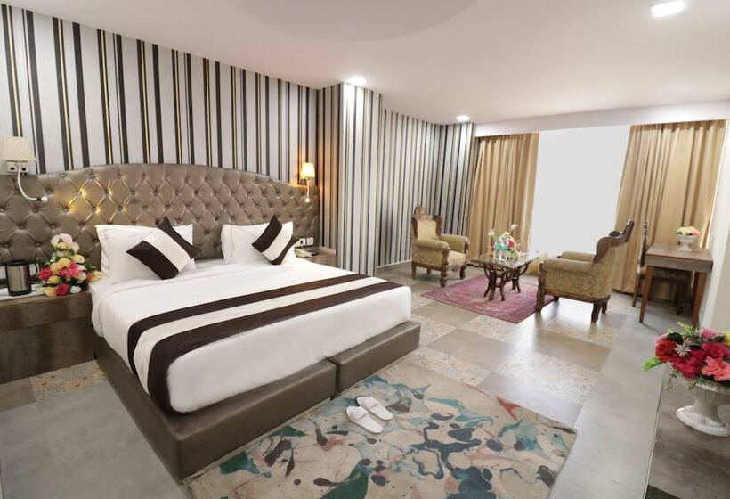 هتل Royal Park Resorts, Zirakpur, Pb