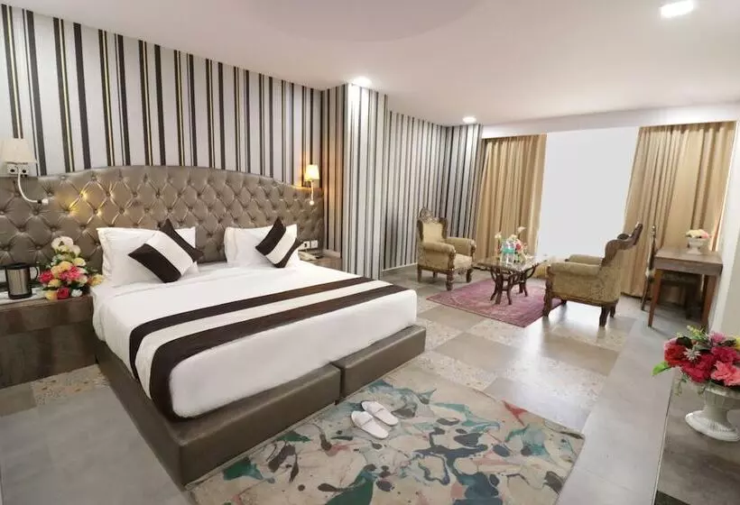 هتل Royal Park Resorts, Zirakpur, Pb