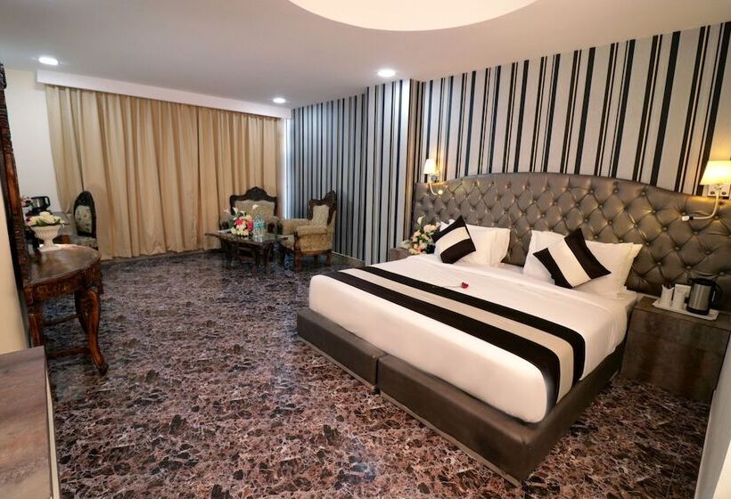 هتل Royal Park Resorts, Zirakpur, Pb