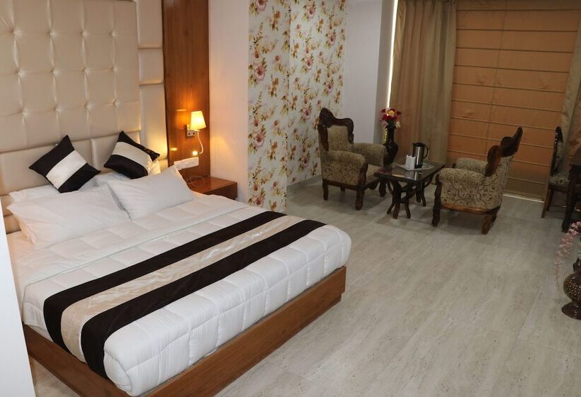 هتل Royal Park Resorts, Zirakpur, Pb