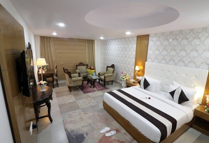 هتل Royal Park Resorts, Zirakpur, Pb