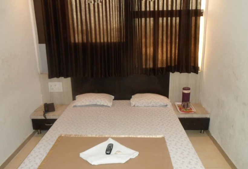 فندق Sahyadree Lodging