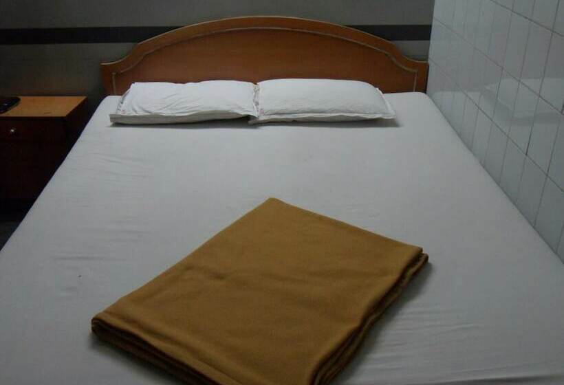 فندق Sahyadree Lodging