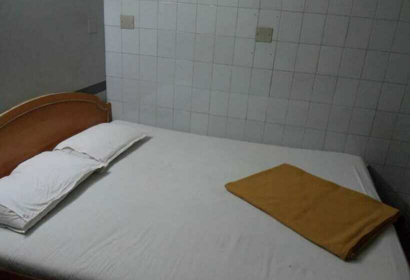 فندق Sahyadree Lodging