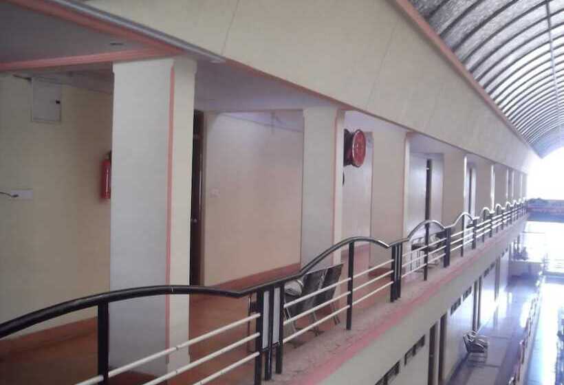 فندق Sahyadree Lodging