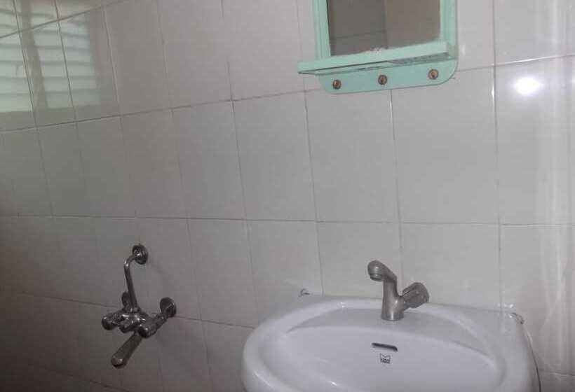 فندق Sahyadree Lodging