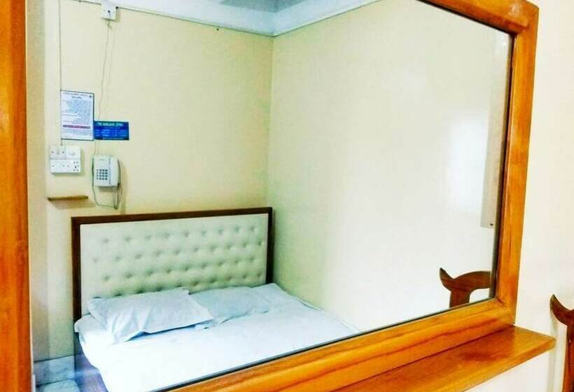 ホテル Shalimar Int L