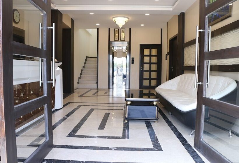 Отель Spago Inn