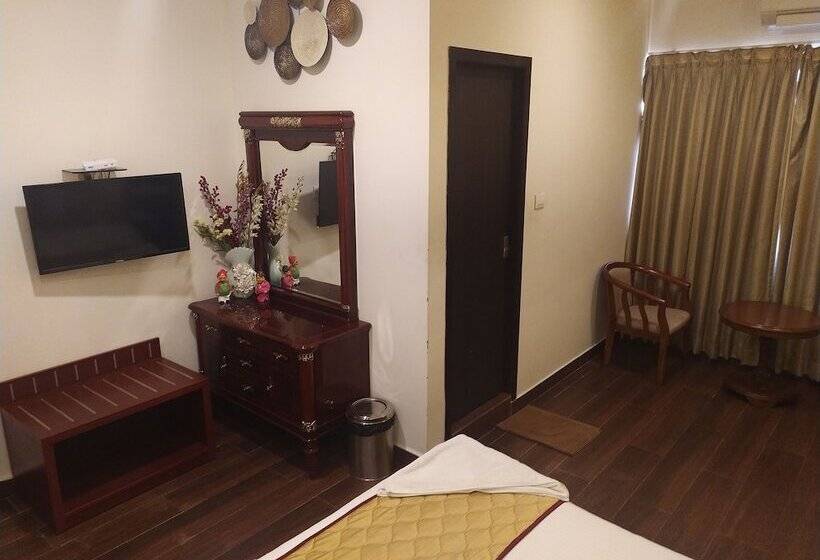 Отель Spago Inn