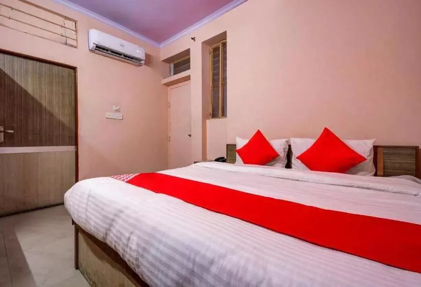 Oyo 17250 Hotel Ganesham