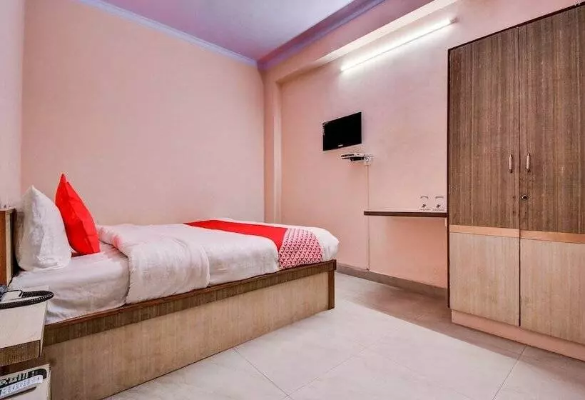 Oyo 17250 Hotel Ganesham