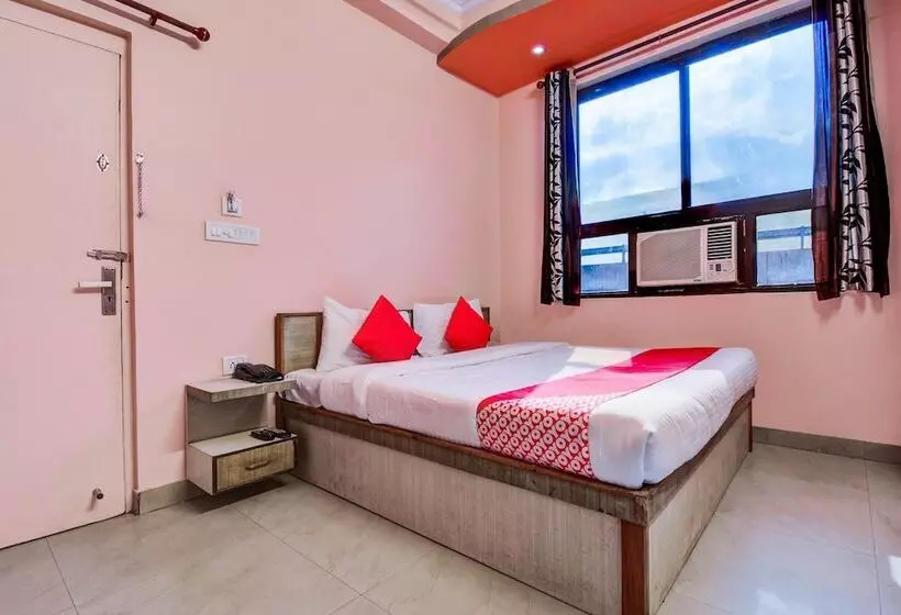 Oyo 17250 Hotel Ganesham