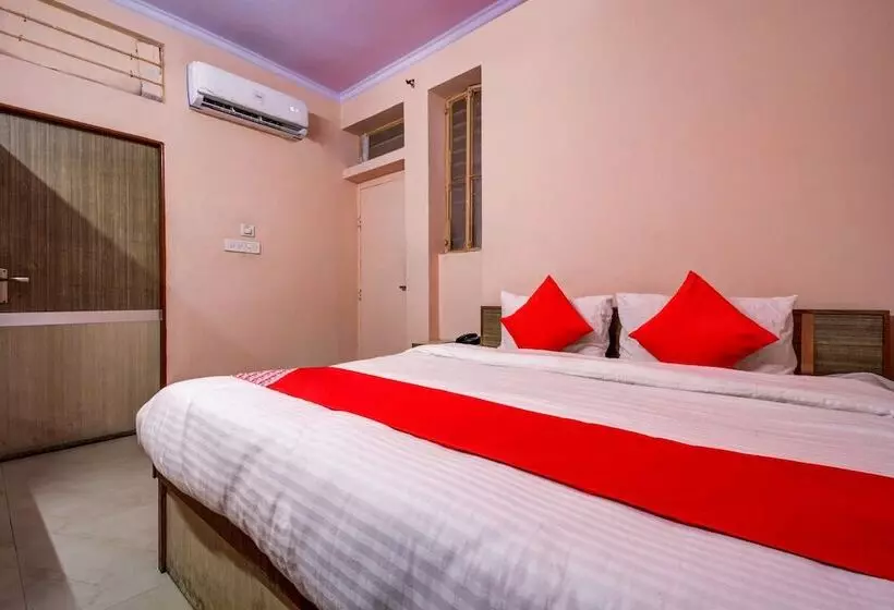 Oyo 17250 Hotel Ganesham