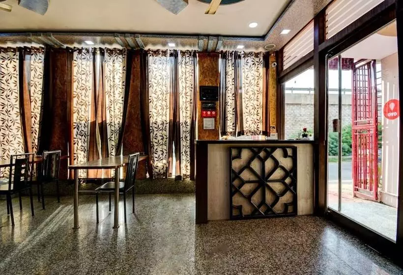 Oyo 17250 Hotel Ganesham