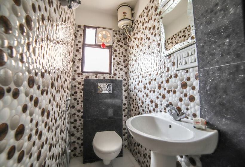 Pensionat Aditya's Velvet Heritage By Oyo Rooms