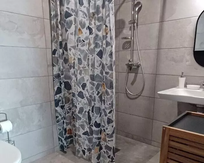 پانسیون Alicalapa Tenon Clement