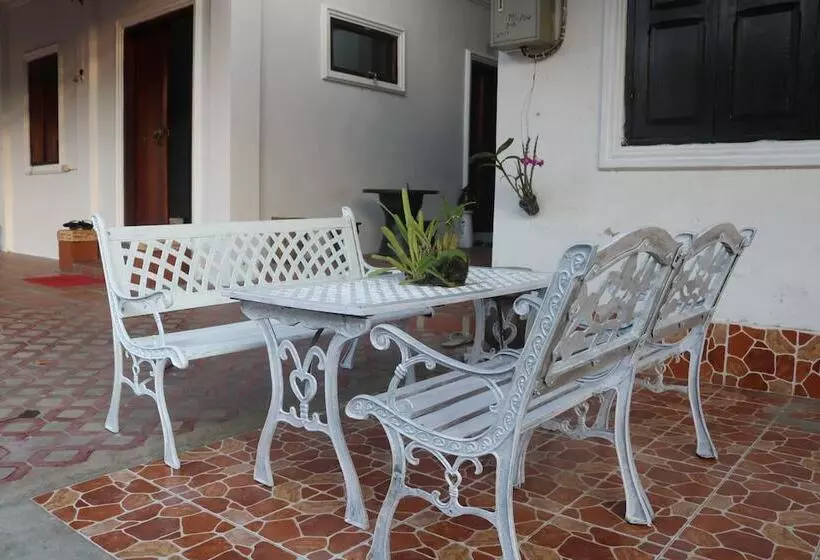 پانسیون Villa Merry 2