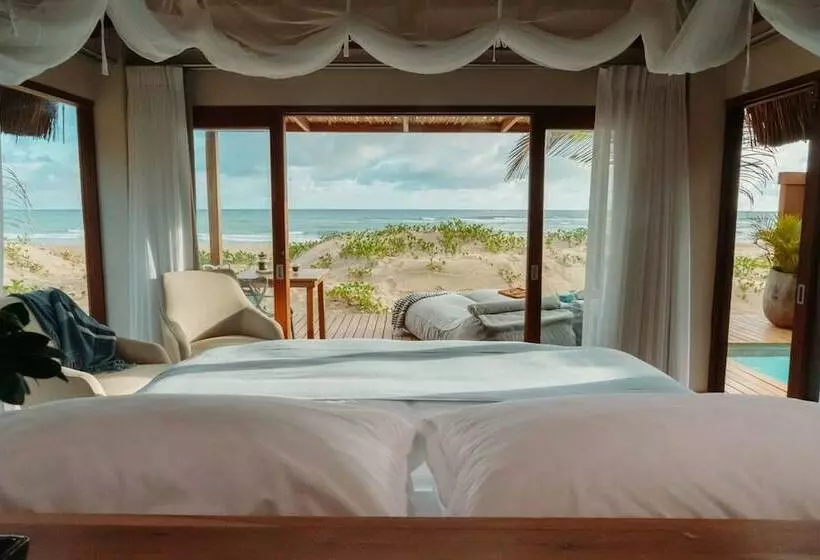 هتل Eclectic Beach Retreat