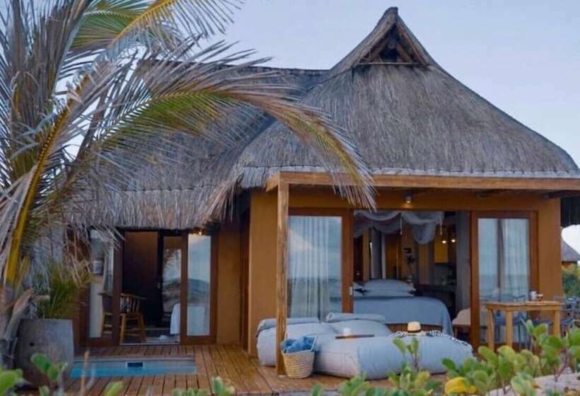 هتل Eclectic Beach Retreat