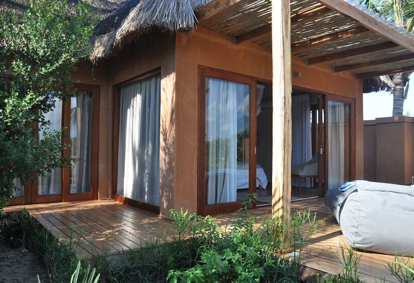 هتل Eclectic Beach Retreat