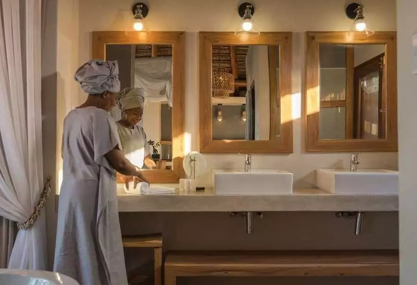 هتل Eclectic Beach Retreat