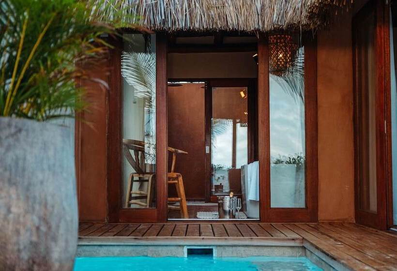 هتل Eclectic Beach Retreat