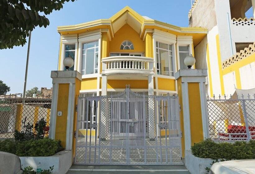 בית מלון כפרי Narayana Palace By Oyo Rooms