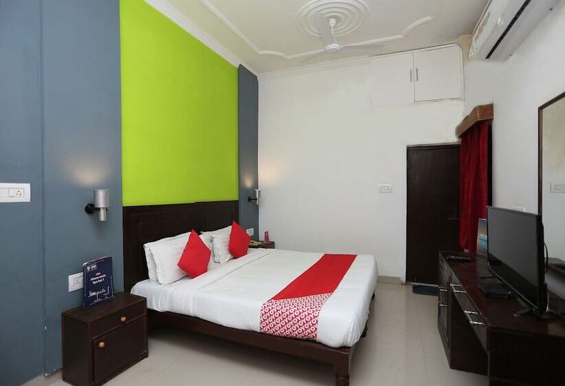 בית מלון כפרי Narayana Palace By Oyo Rooms