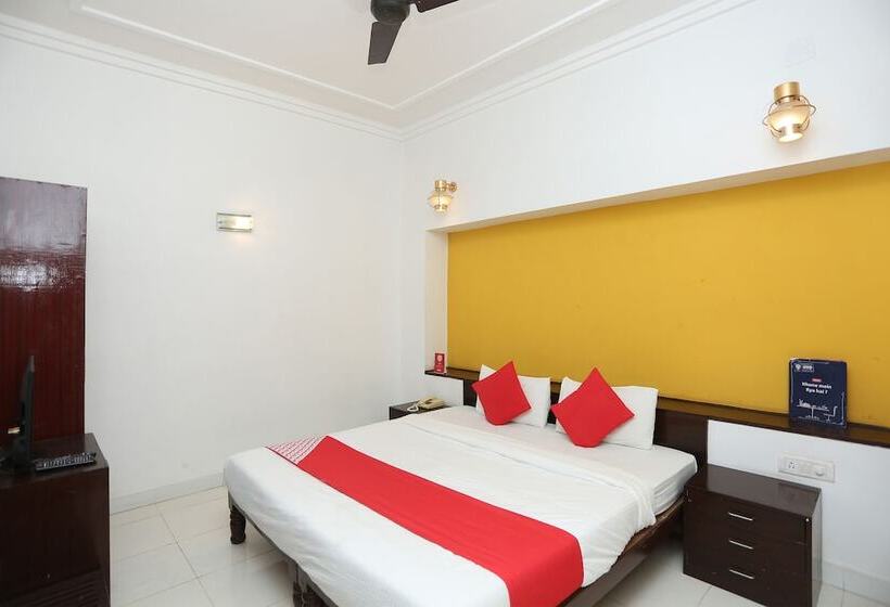 בית מלון כפרי Narayana Palace By Oyo Rooms