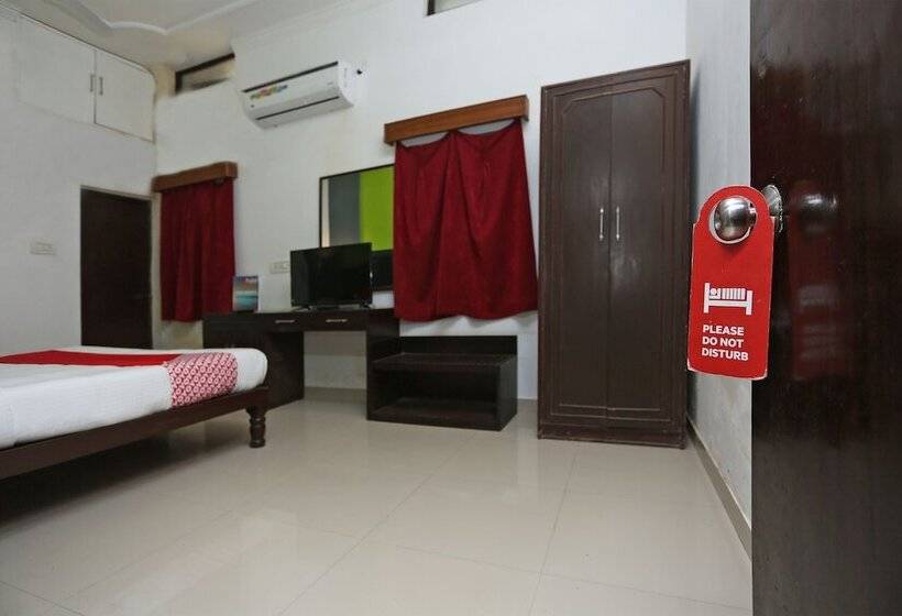 בית מלון כפרי Narayana Palace By Oyo Rooms