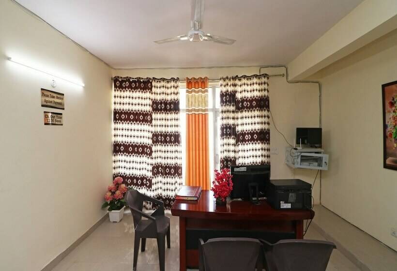 בית מלון כפרי Tajview Penthouse By Oyo