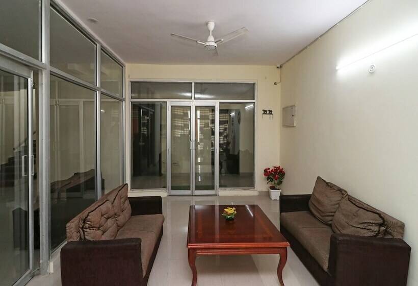 בית מלון כפרי Tajview Penthouse By Oyo