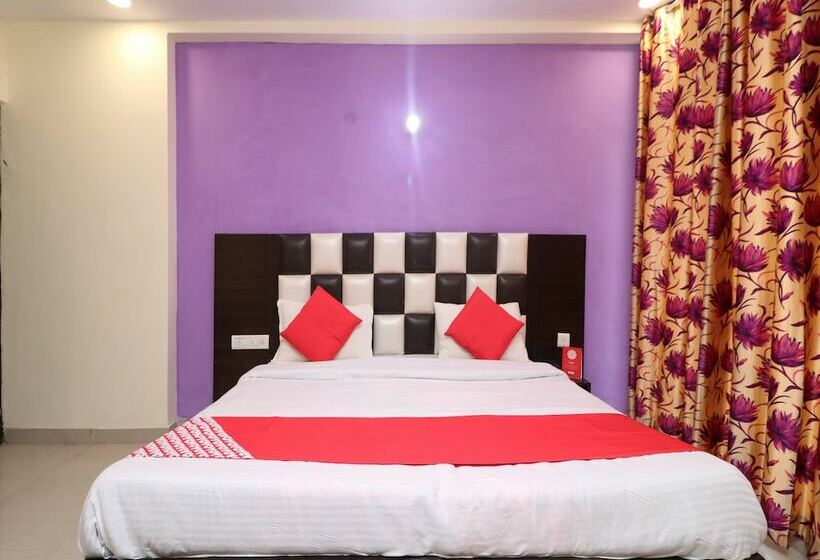 בית מלון כפרי Tajview Penthouse By Oyo