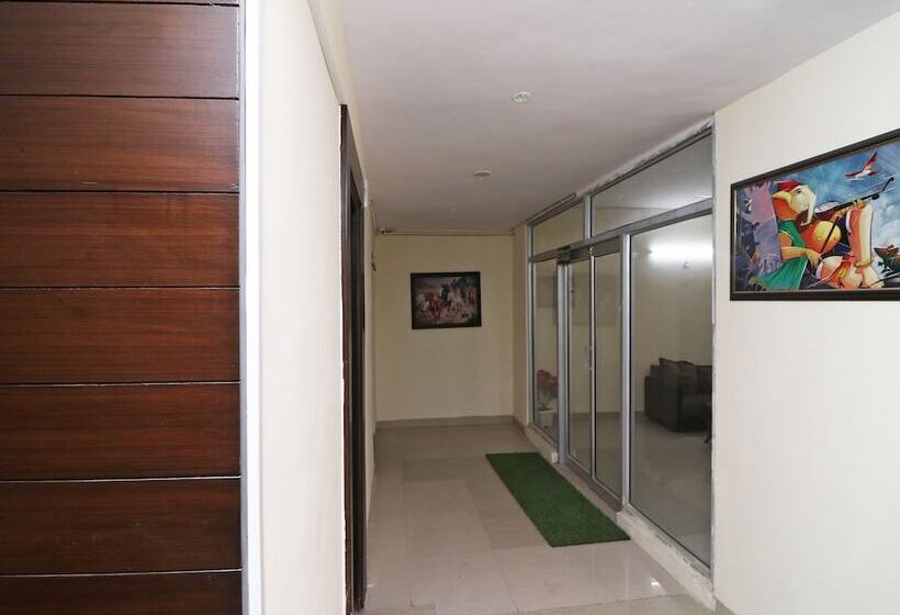 בית מלון כפרי Tajview Penthouse By Oyo