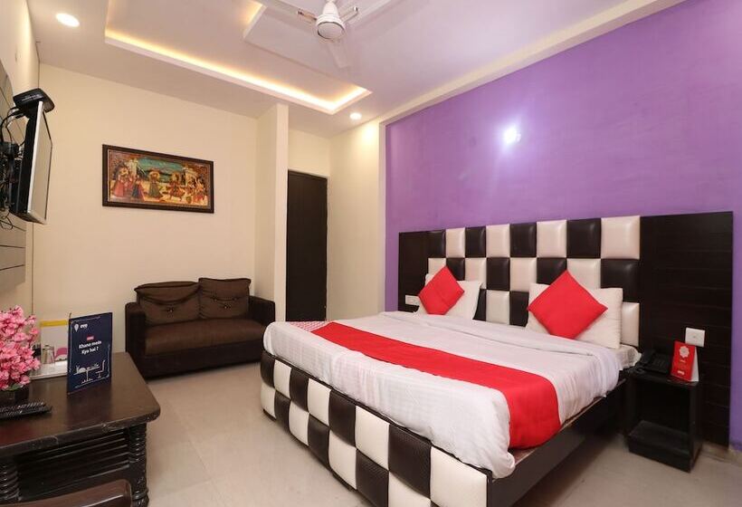 בית מלון כפרי Tajview Penthouse By Oyo