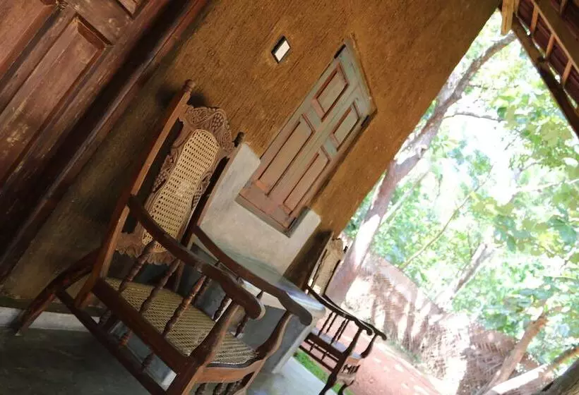 تختخواب و صبحانه Ama Villa