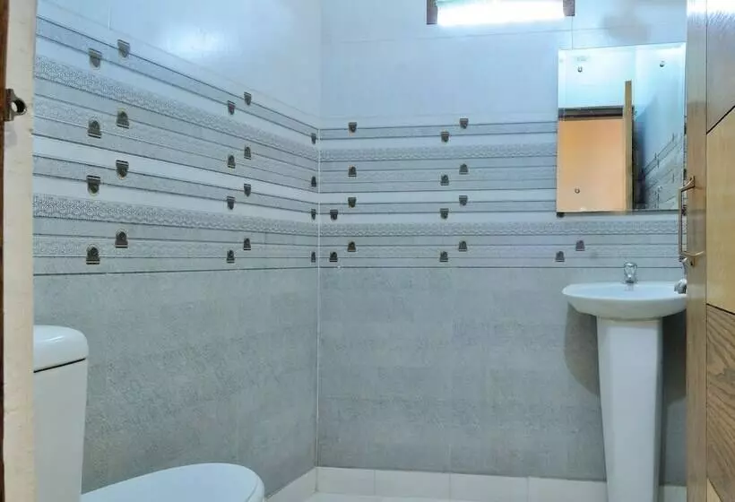 هتل Lahorimal Deluxe Paharganj