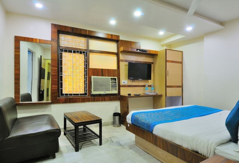 בית מלון כפרי Lahorimal Deluxe Paharganj