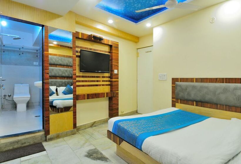 בית מלון כפרי Lahorimal Deluxe Paharganj