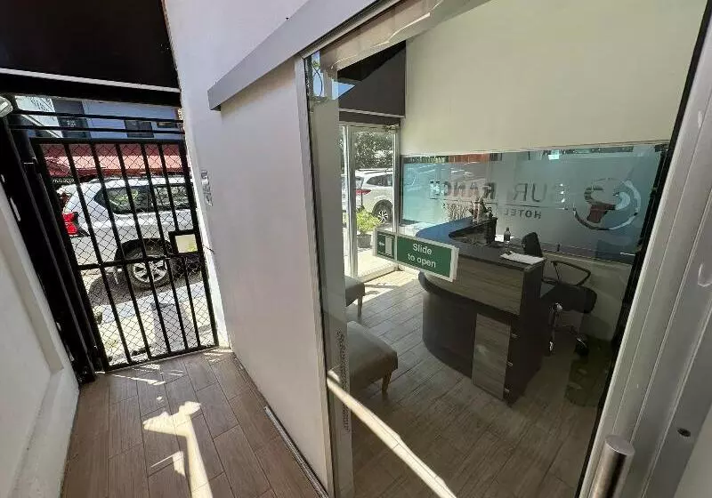 هتل Surf Ranch Tamarindo