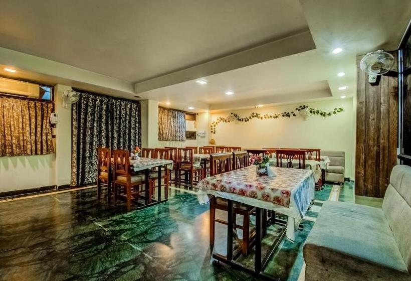 호텔 Utsav By Oyo Rooms