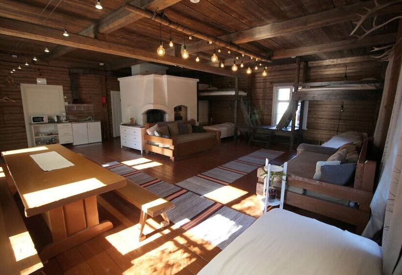 Lauri Historical Log House Manor