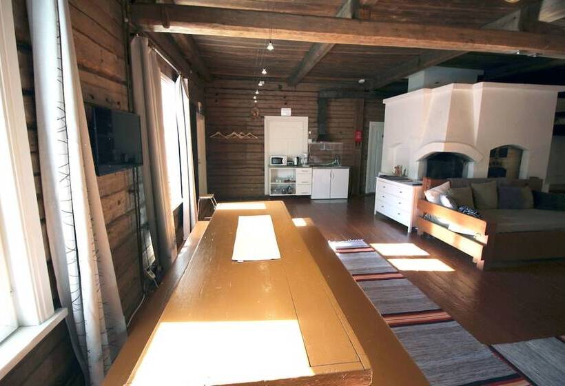 Lauri Historical Log House Manor