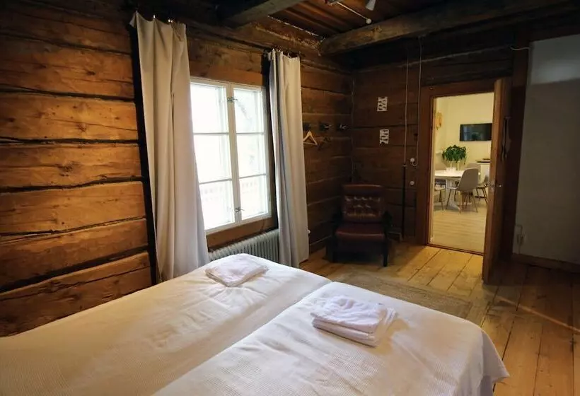 Lauri Historical Log House Manor