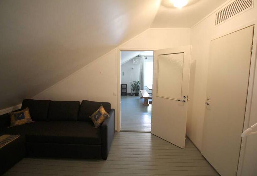 Lauri Historical Log House Manor