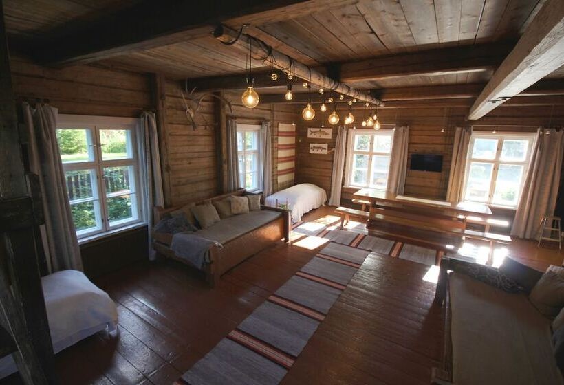 Lauri Historical Log House Manor