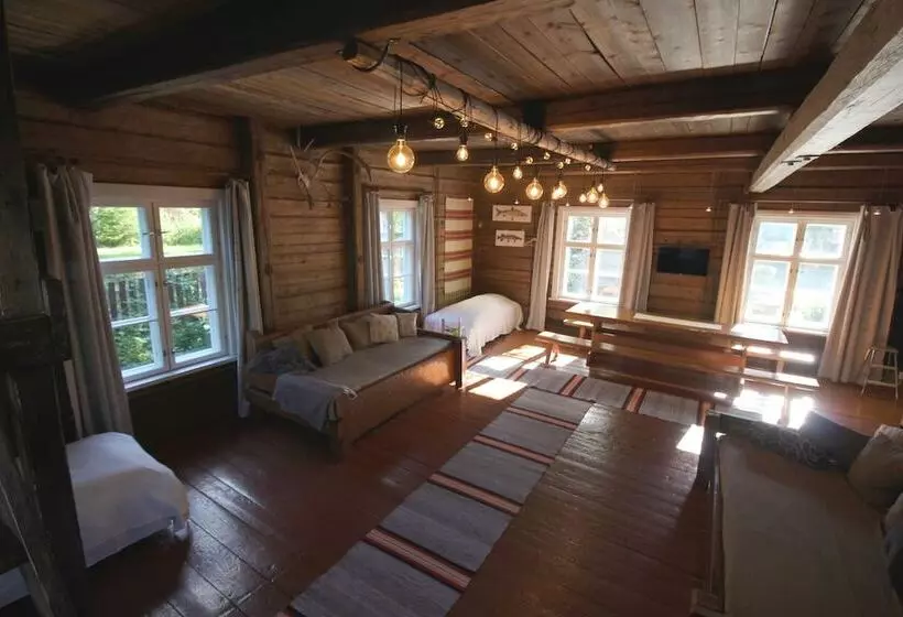 Lauri Historical Log House Manor